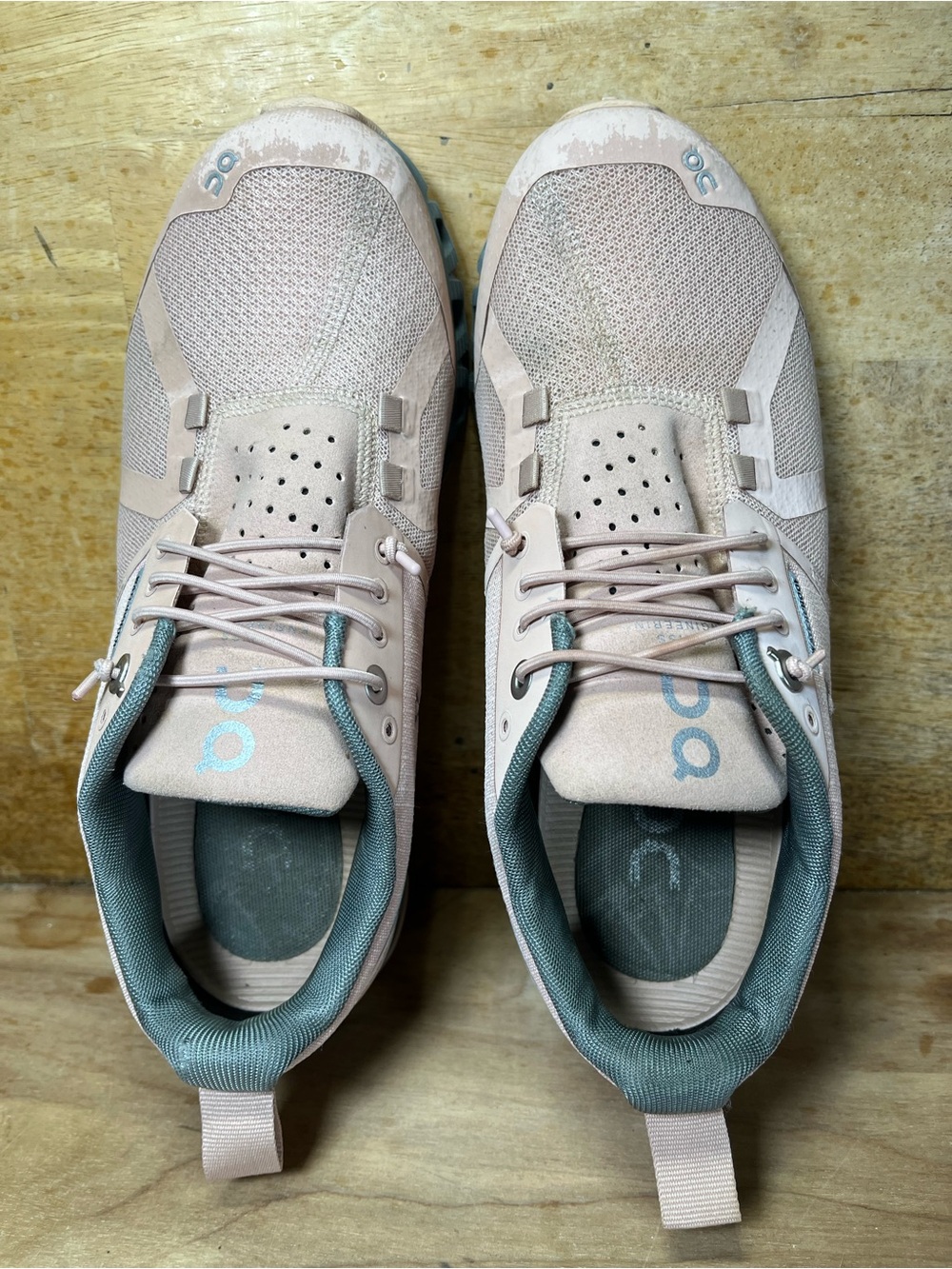 On Cloud WATERPROOF REFLECTIVE Womens Size 5.5 Running Shoes Sneakers Rose Lunar - Picture 7 of 12